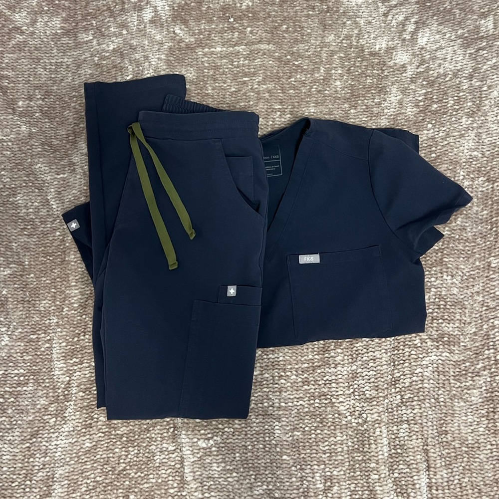 FIGS SCRUBS SET QUIET NAVY